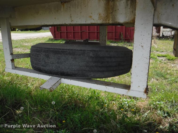 image for item DB3908 1981 Troxel tank trailer