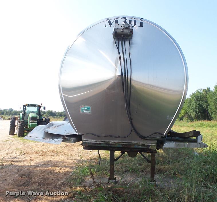 image for item DB7437 1979 Progress M301 tank trailer