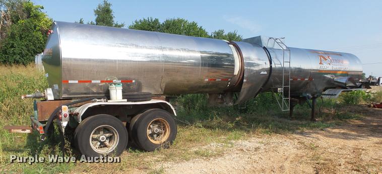 image for item DB7437 1979 Progress M301 tank trailer