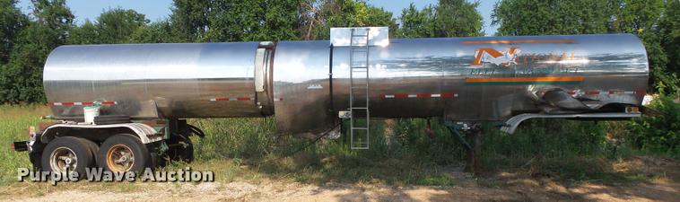 image for item DB7437 1979 Progress M301 tank trailer