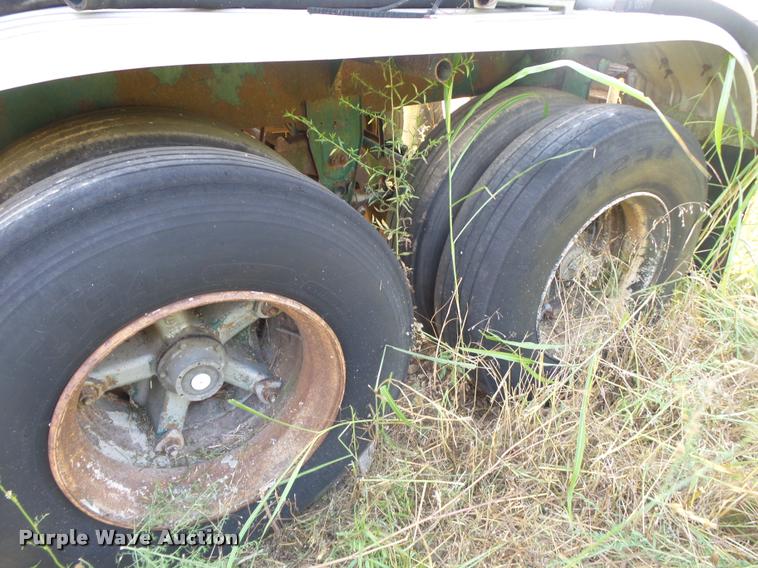 image for item DB7437 1979 Progress M301 tank trailer