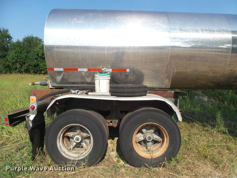 image for item DB7437 1979 Progress M301 tank trailer