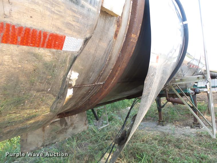 image for item DB7437 1979 Progress M301 tank trailer