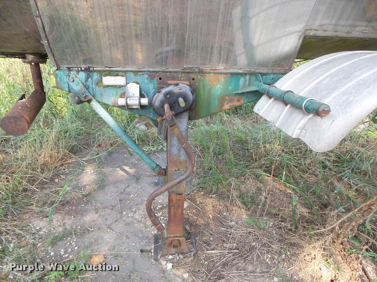 image for item DB7437 1979 Progress M301 tank trailer