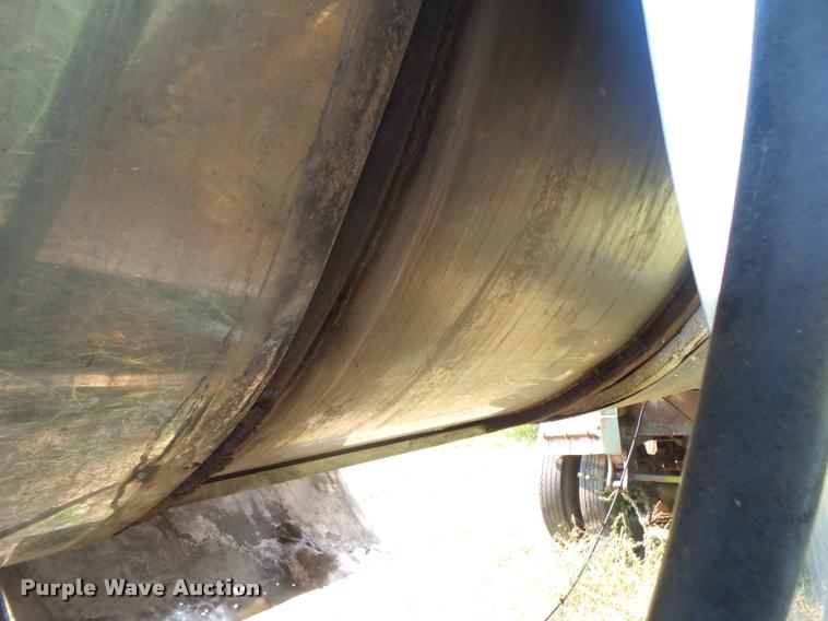 image for item DB7437 1979 Progress M301 tank trailer