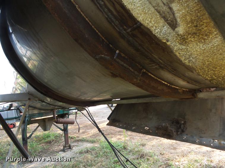 image for item DB7437 1979 Progress M301 tank trailer