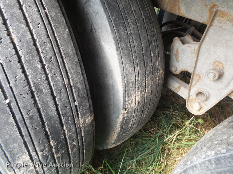 image for item DB7443 1995 Monon dry van trailer