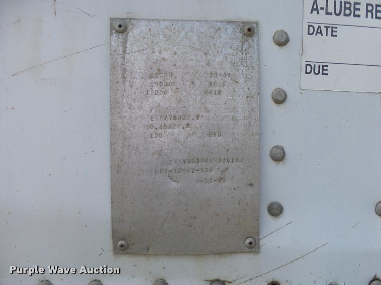 image for item DB7443 1995 Monon dry van trailer