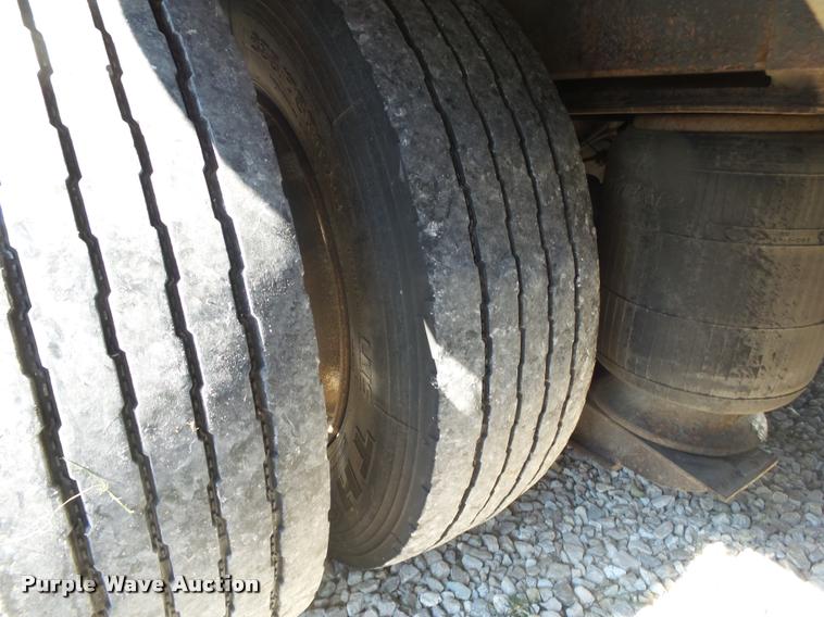 image for item DB7445 1996 Doonan drop deck trailer