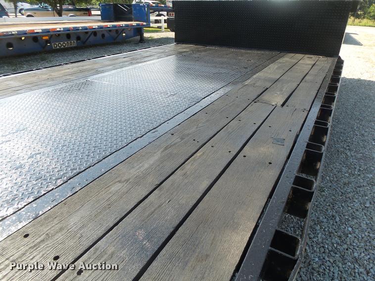image for item DB7446 2001 Doonan drop deck trailer