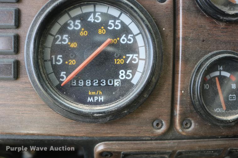 image for item DB9290 1996 Freightliner FLD semi truck