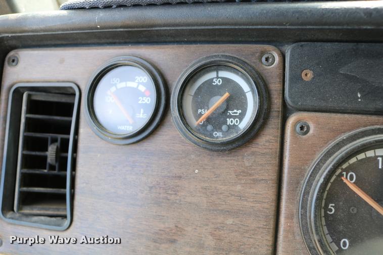 image for item DB9290 1996 Freightliner FLD semi truck