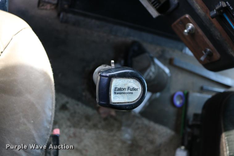 image for item DB9290 1996 Freightliner FLD semi truck