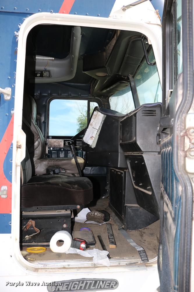 image for item DB9290 1996 Freightliner FLD semi truck