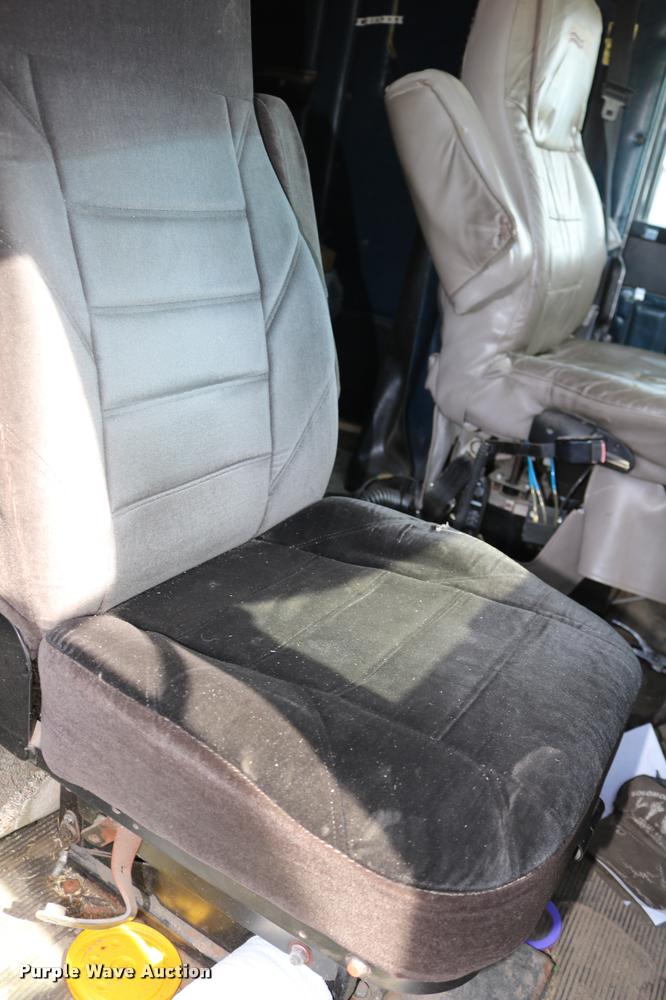 image for item DB9290 1996 Freightliner FLD semi truck