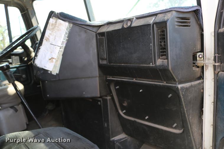 image for item DB9290 1996 Freightliner FLD semi truck