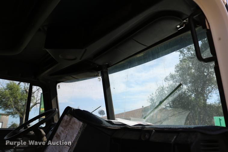 image for item DB9290 1996 Freightliner FLD semi truck