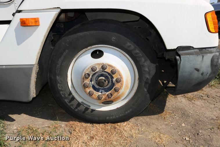 image for item DB9290 1996 Freightliner FLD semi truck