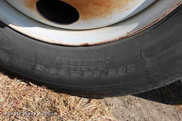 image for item DB9290 1996 Freightliner FLD semi truck