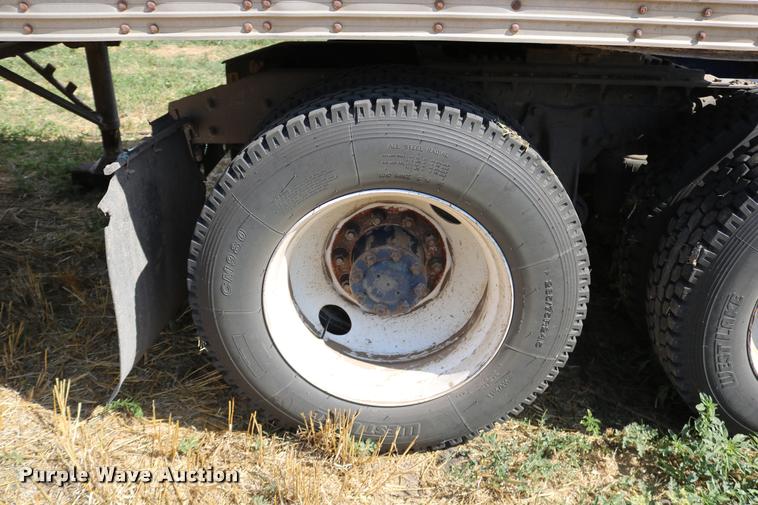 image for item DB9290 1996 Freightliner FLD semi truck