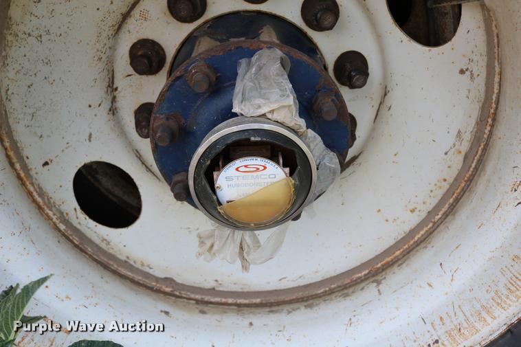 image for item DB9290 1996 Freightliner FLD semi truck