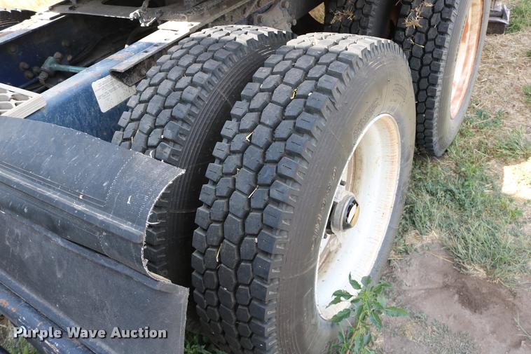 image for item DB9290 1996 Freightliner FLD semi truck