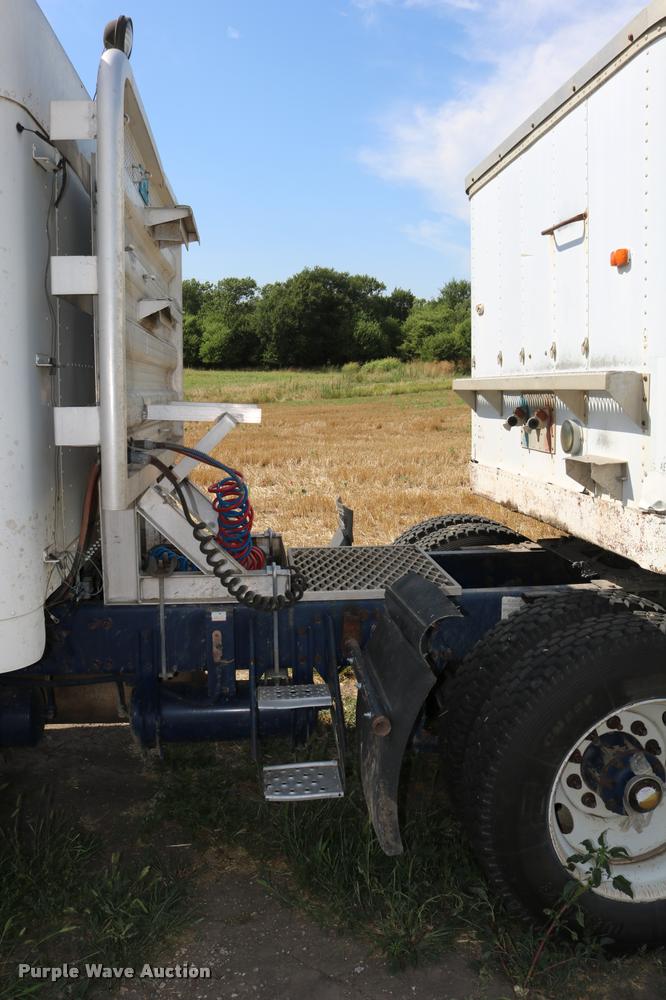 image for item DB9290 1996 Freightliner FLD semi truck