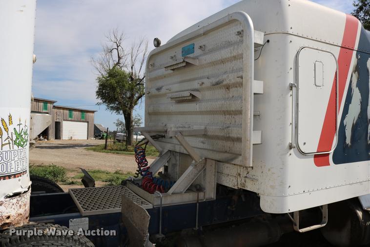 image for item DB9290 1996 Freightliner FLD semi truck