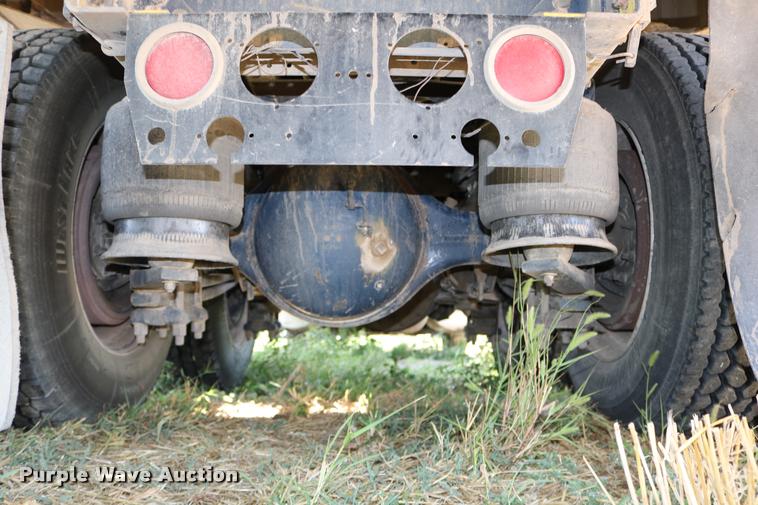 image for item DB9290 1996 Freightliner FLD semi truck