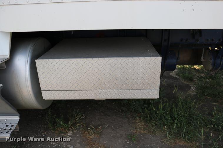 image for item DB9290 1996 Freightliner FLD semi truck