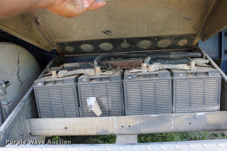 image for item DB9290 1996 Freightliner FLD semi truck