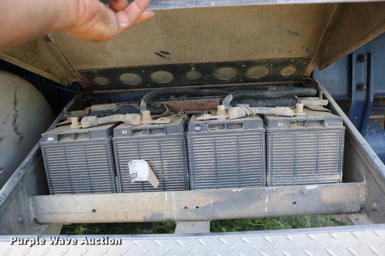 image for item DB9290 1996 Freightliner FLD semi truck