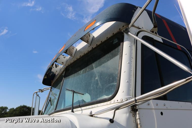 image for item DB9290 1996 Freightliner FLD semi truck