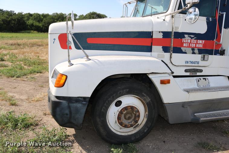image for item DB9290 1996 Freightliner FLD semi truck