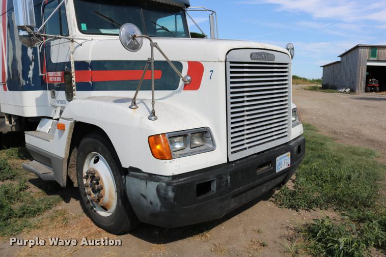 image for item DB9290 1996 Freightliner FLD semi truck