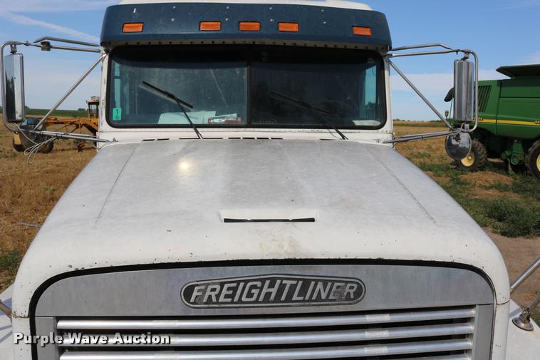 image for item DB9290 1996 Freightliner FLD semi truck