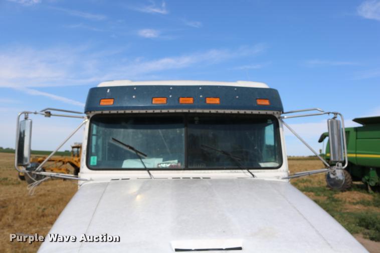 image for item DB9290 1996 Freightliner FLD semi truck