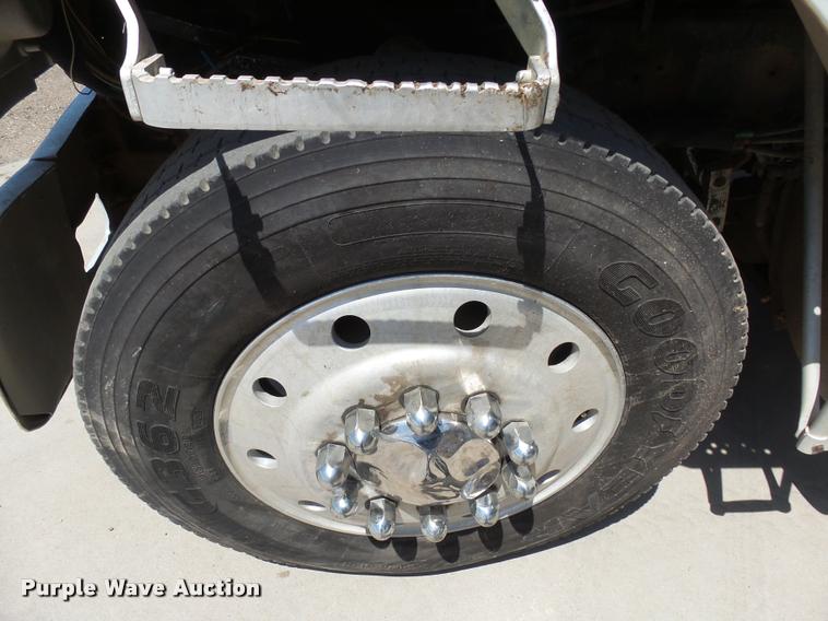 image for item DH9666 1983 International CO-9670 semi truck