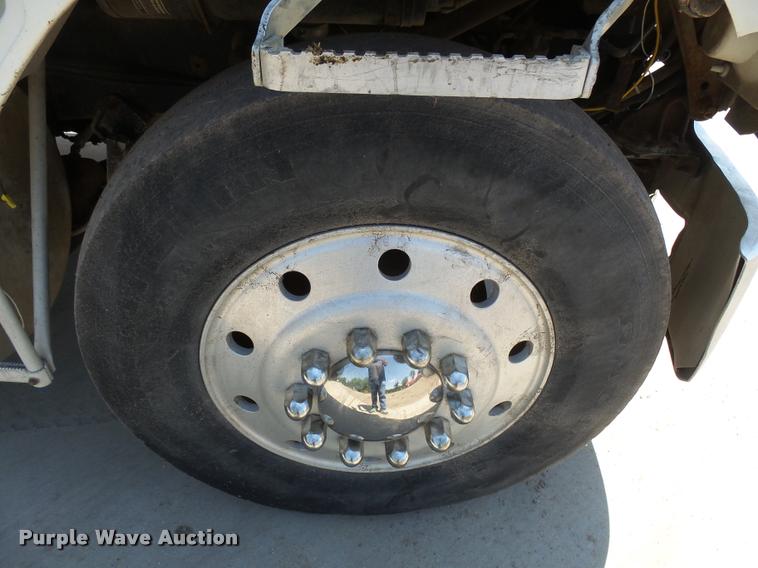 image for item DH9666 1983 International CO-9670 semi truck