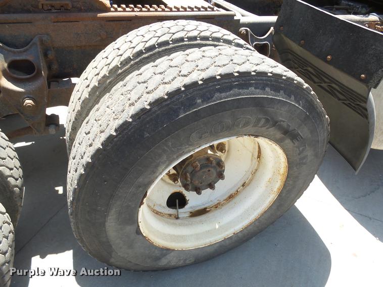 image for item DH9666 1983 International CO-9670 semi truck