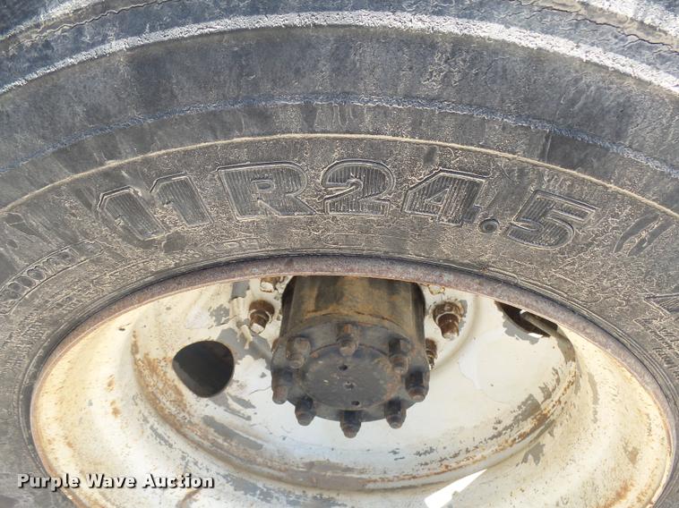 image for item DH9666 1983 International CO-9670 semi truck