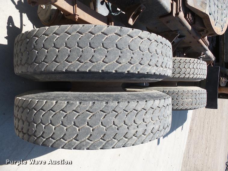 image for item DH9666 1983 International CO-9670 semi truck