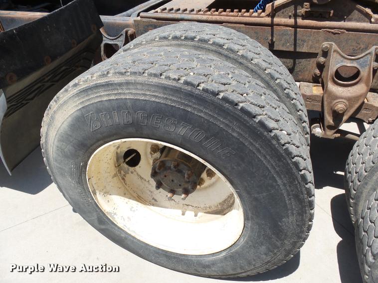 image for item DH9666 1983 International CO-9670 semi truck