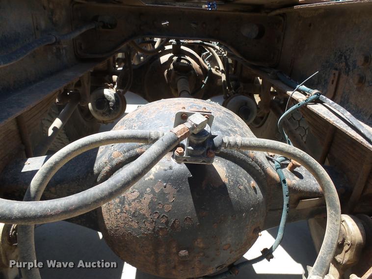 image for item DH9666 1983 International CO-9670 semi truck