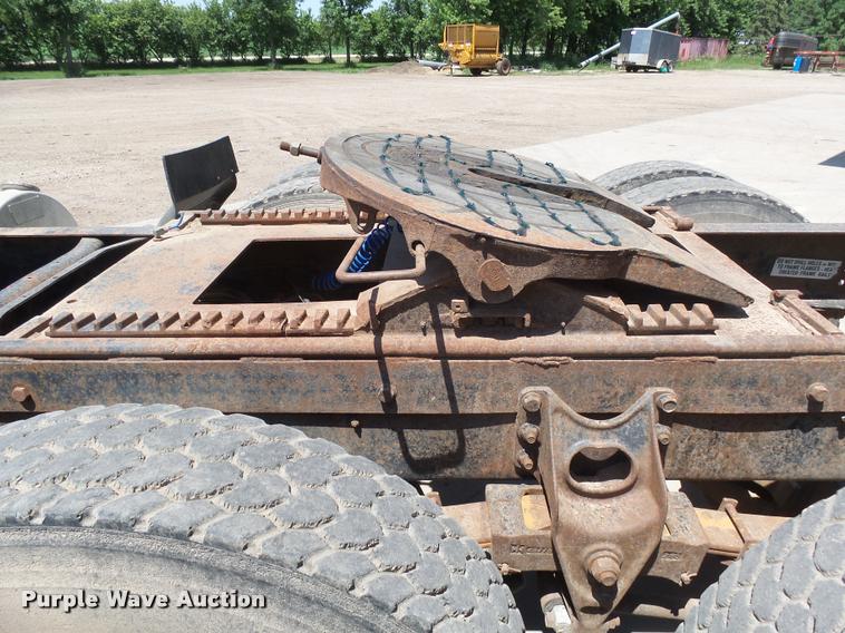 image for item DH9666 1983 International CO-9670 semi truck