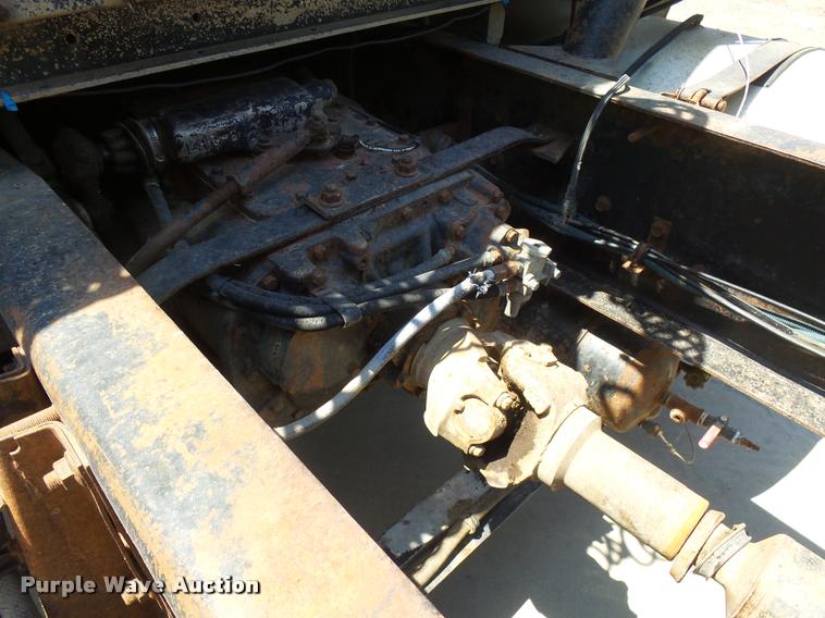 image for item DH9666 1983 International CO-9670 semi truck