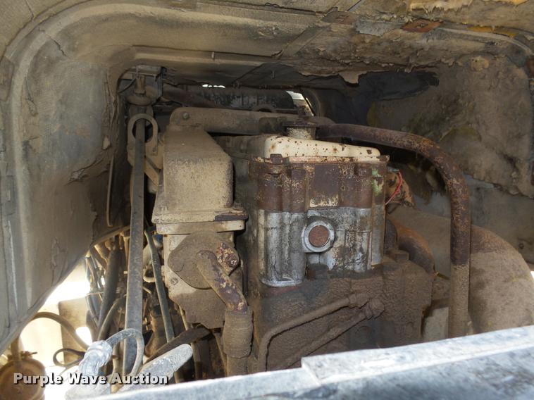 image for item DH9666 1983 International CO-9670 semi truck