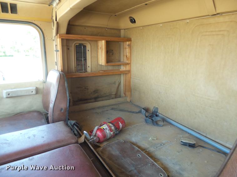 image for item DH9666 1983 International CO-9670 semi truck