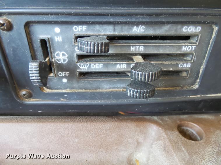 image for item DH9666 1983 International CO-9670 semi truck