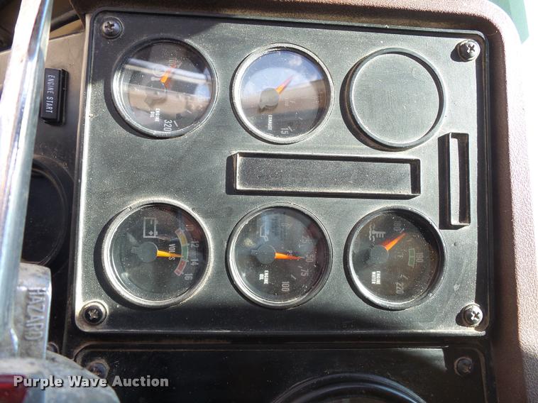 image for item DH9666 1983 International CO-9670 semi truck